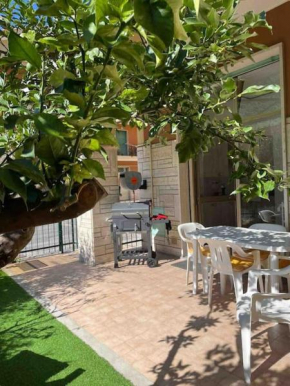 Trilocale con incantevole giardino Pietra Ligure